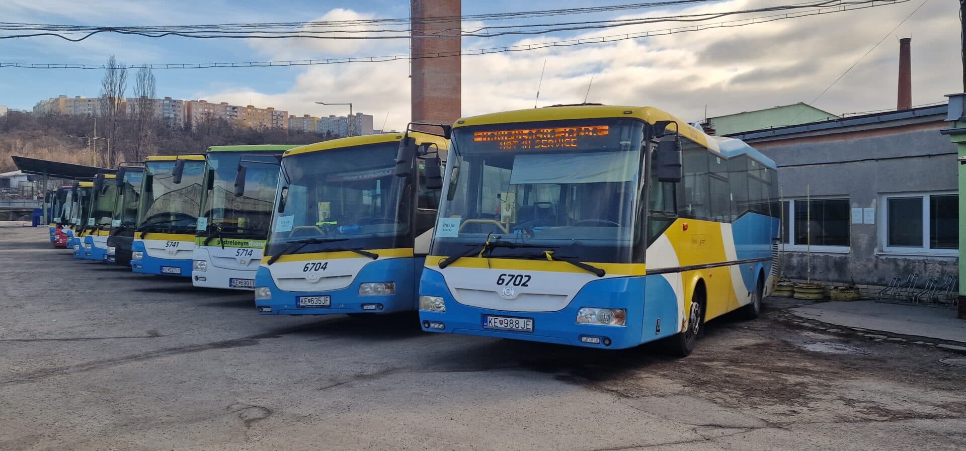 Odborári ukončili štrajk. MHD bude od polnoci premávať