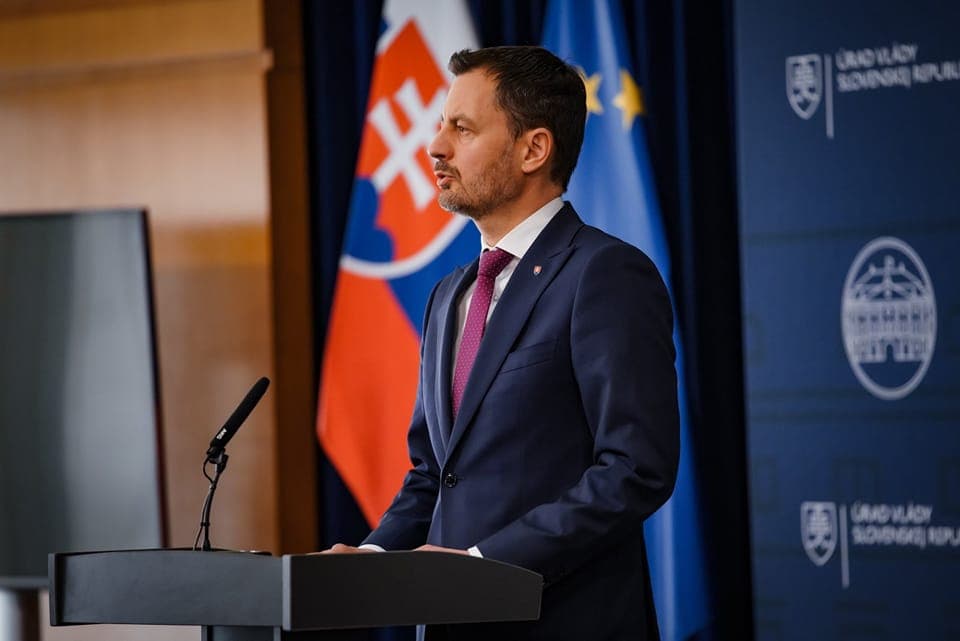 Neštandardné postupy. Heger preverí posledné zmluvy, ktoré podpísal Lengvarský