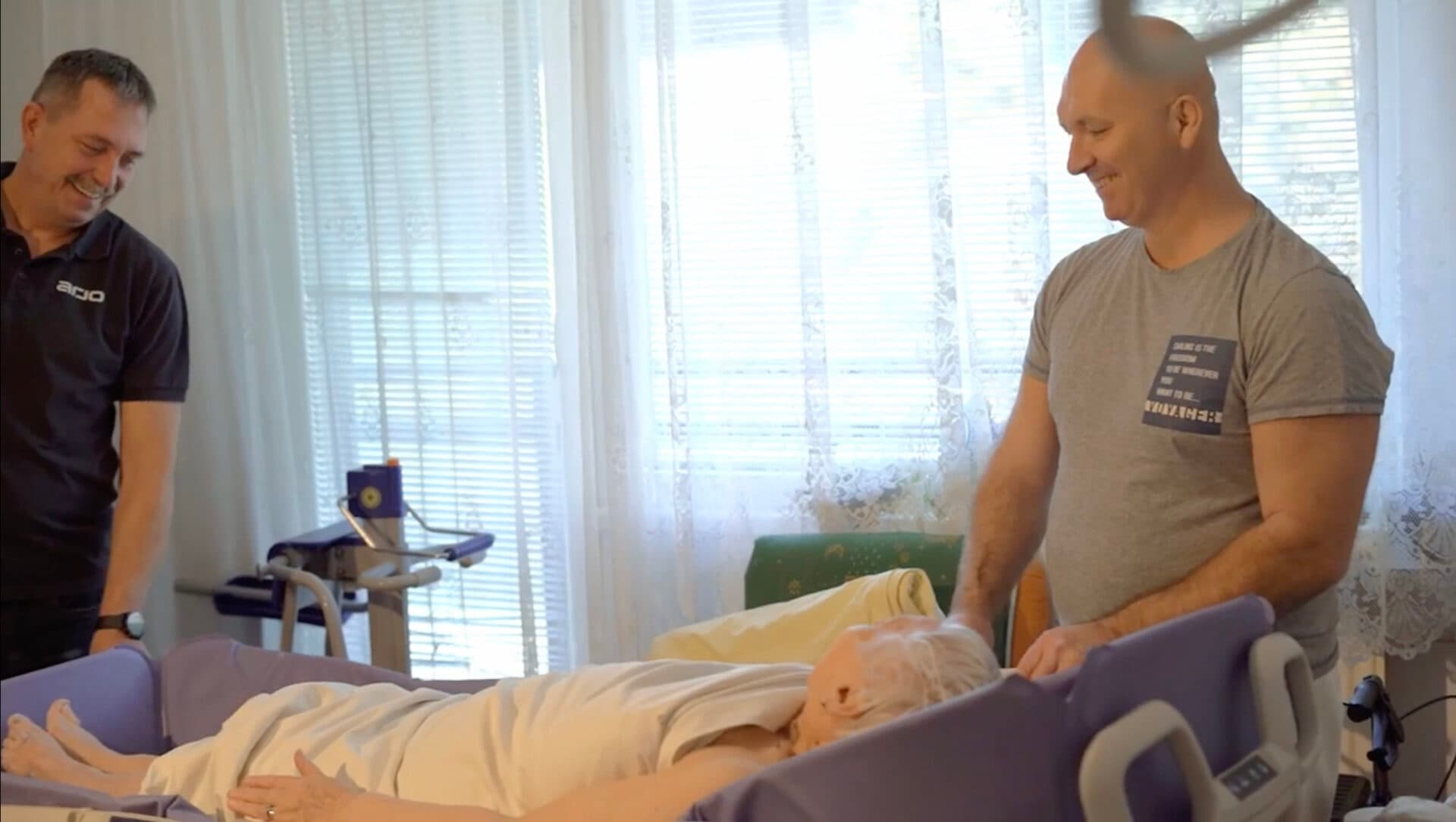 Zamestnancom i seniorom sa uľaví vďaka novým pomôckam