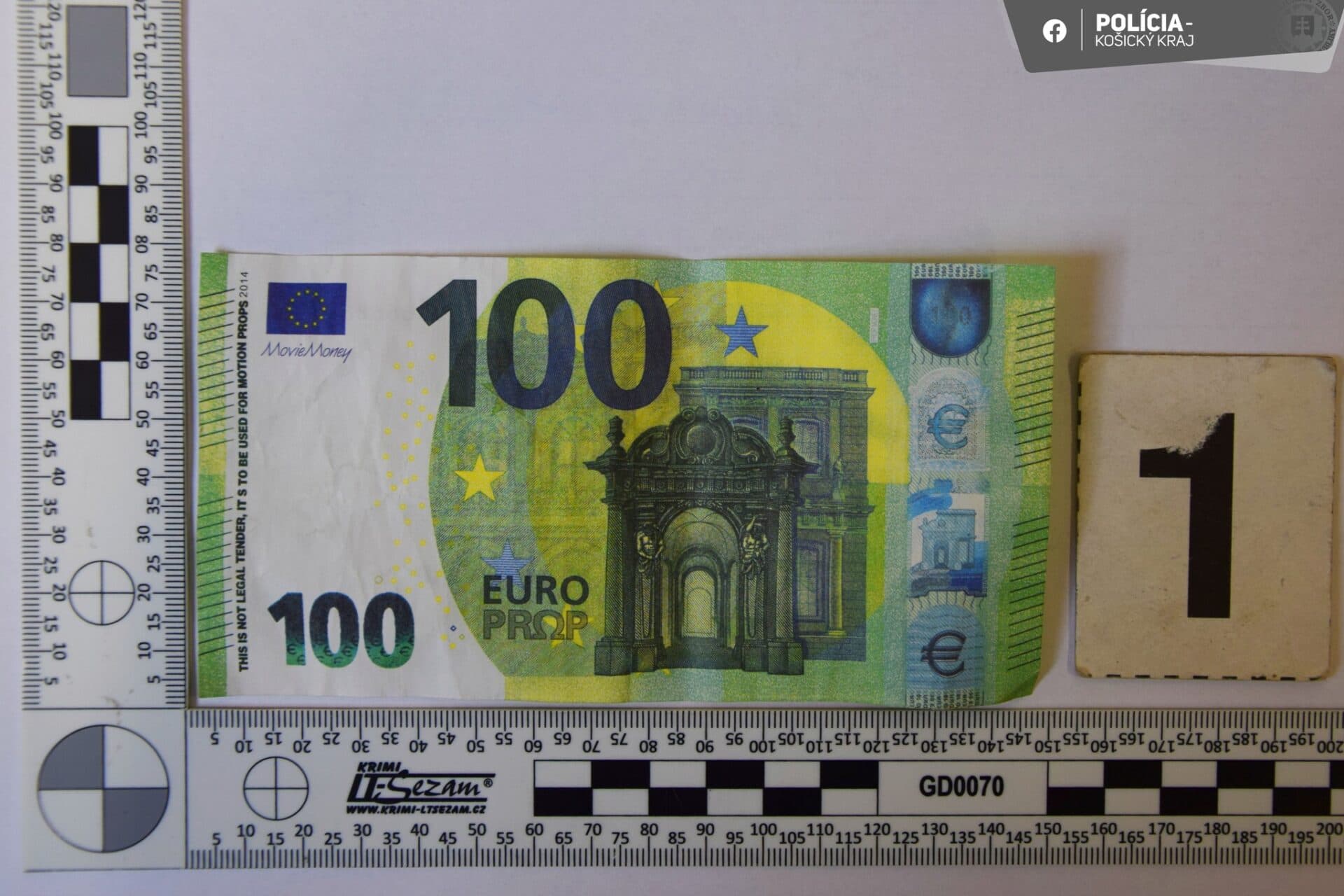 Muži platili sviatočné nákupy bankovkami z hry. Prípad rieši polícia