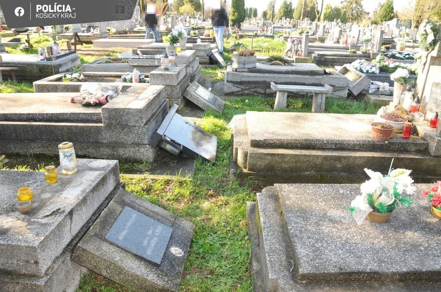 63-ročný Košičan zničil niekoľko pomníkov a náhrobných kameňov. Skončil vo väzbe