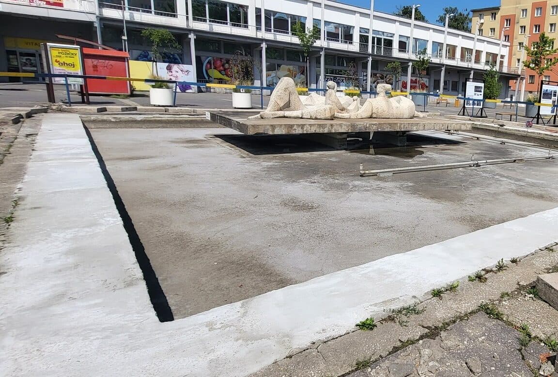 Fontána na Námestí Jána Mathého bude zanedlho opäť funkčná (FOTO)