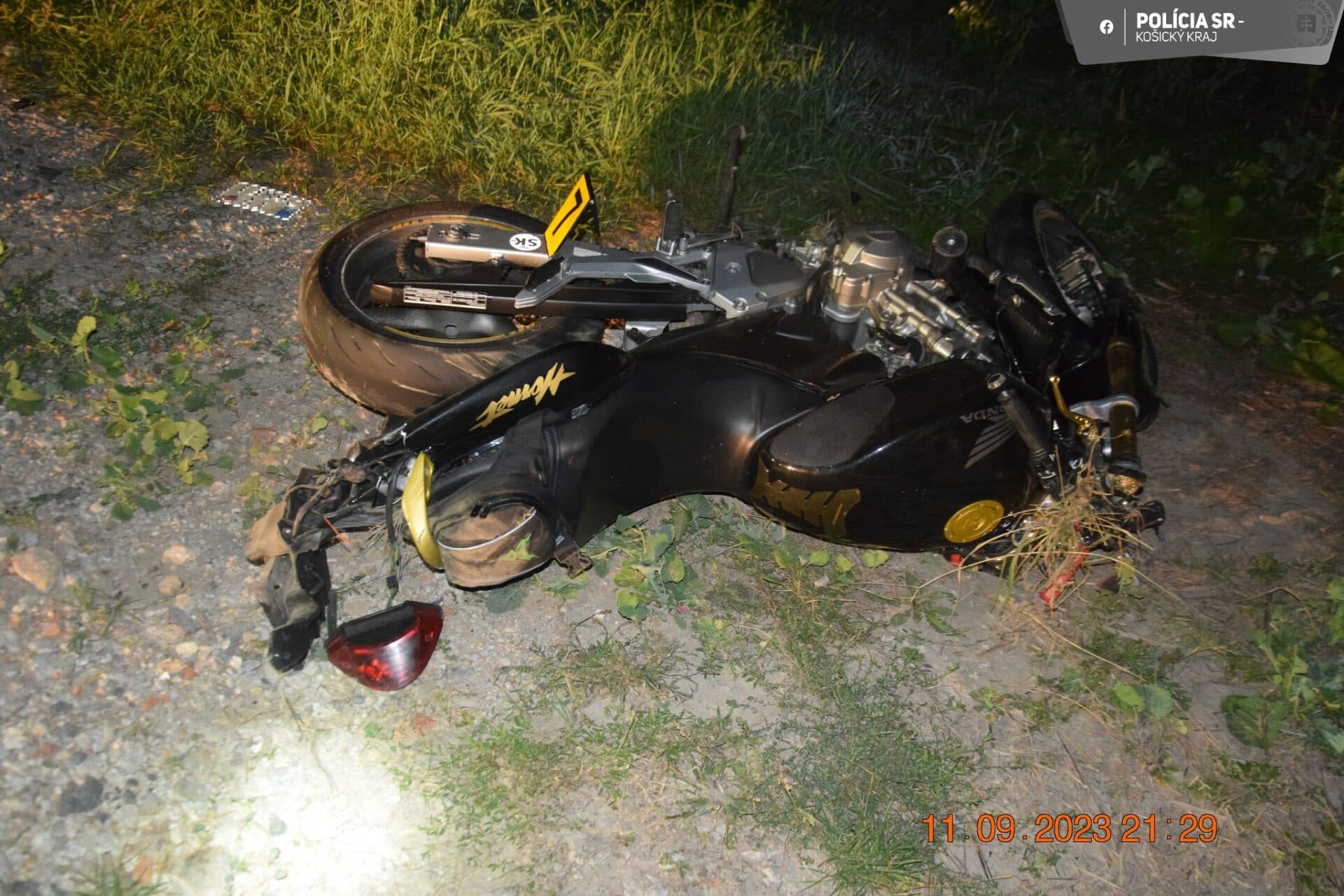 Ďalšia nehoda na východe: Motorkár v zákrute zišiel z cesty
