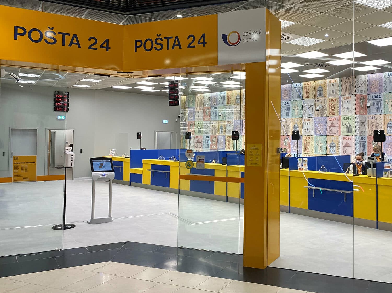 Slovenská pošta spúšťa najdostupnejší bankomat a vkladomat