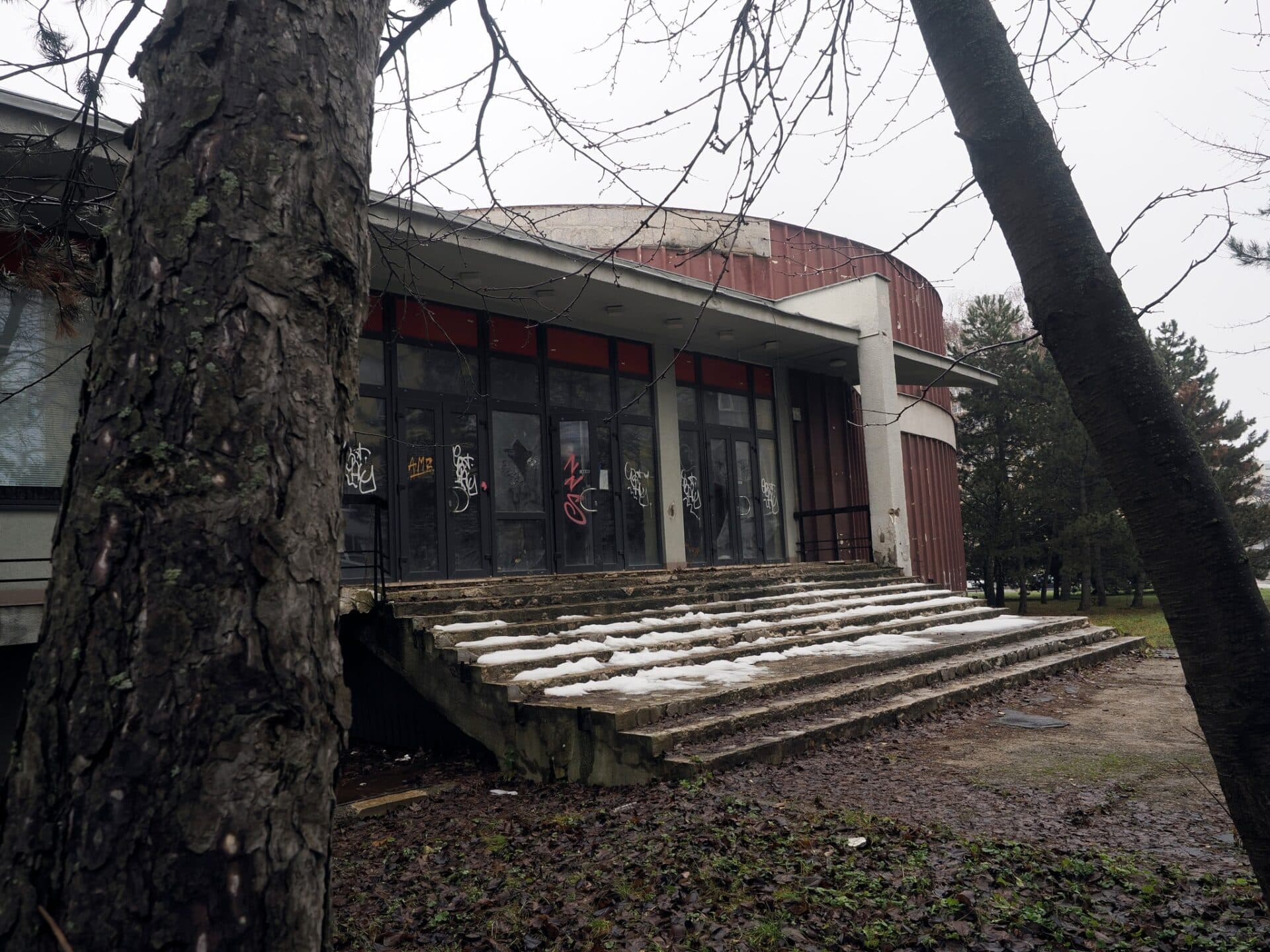 Košice investujú do budúcnosti, eurofondy oživia Kino Družba a rozostavajú depo pre elektrobusy