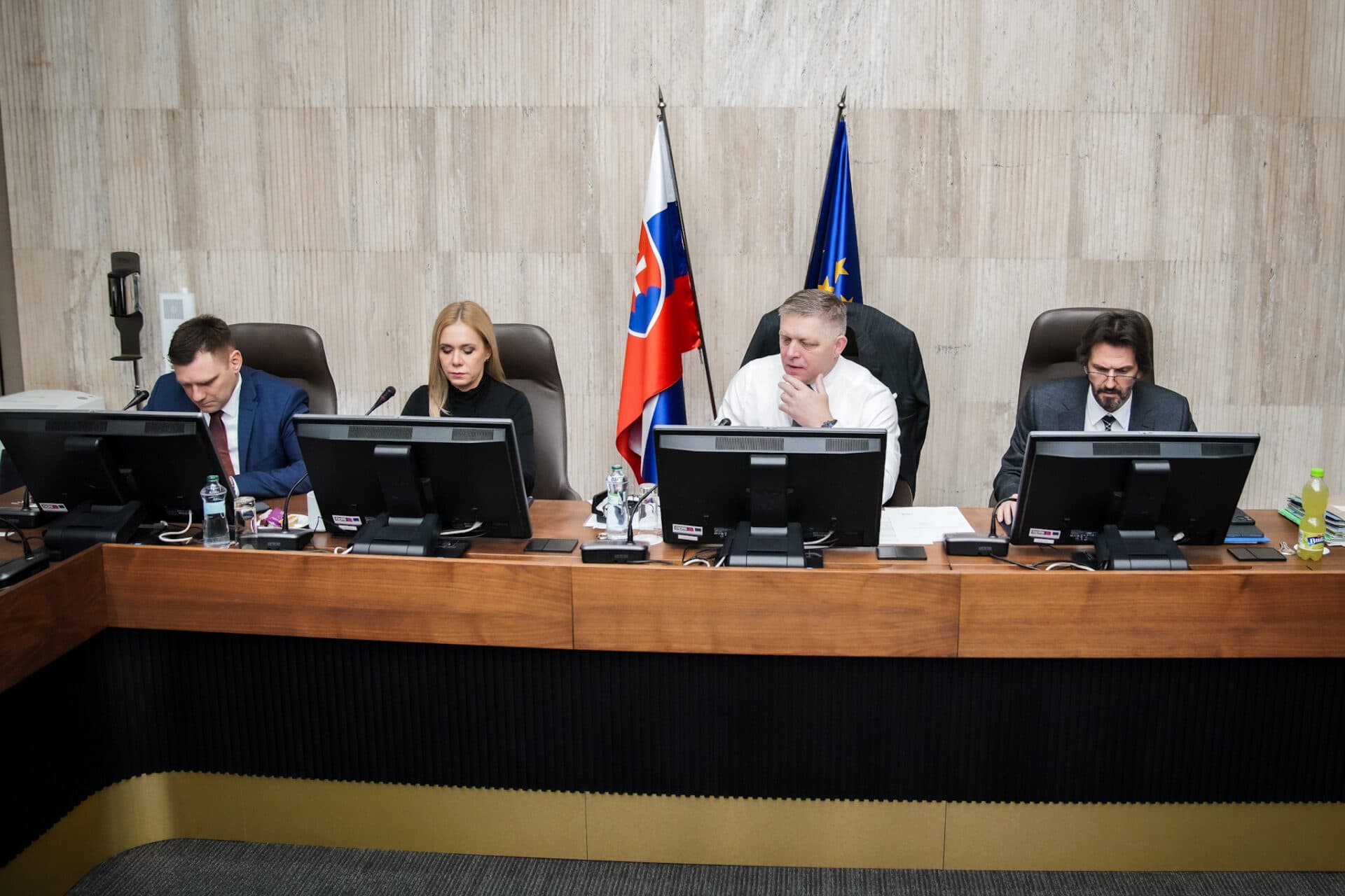 Slováci hodnotia vládu ako stabilnú, myslí si to viac ako tretina populácie