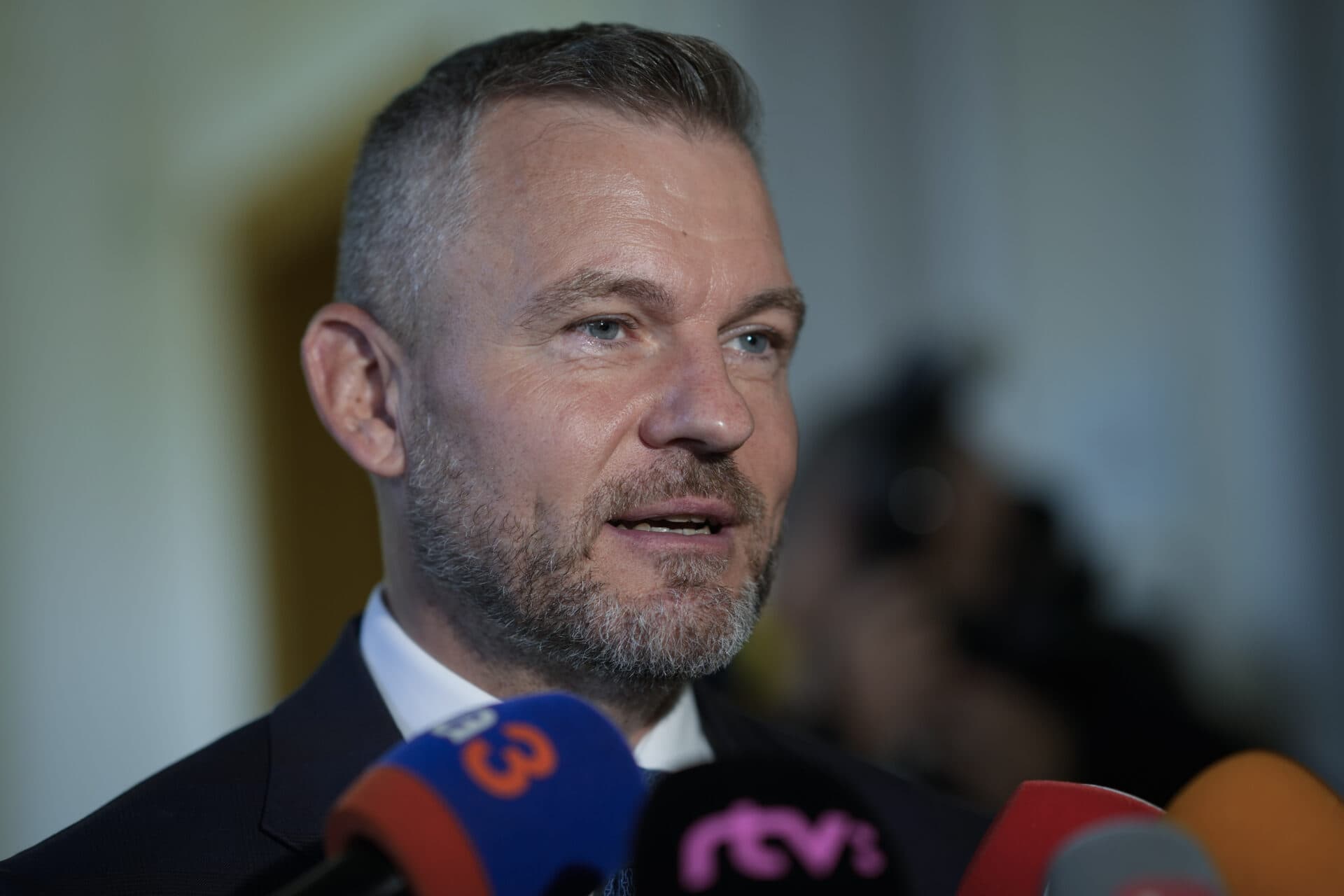 Najnovší prieskum: Pellegrini by Korčoka porazil aj v DRUHOM KOLE