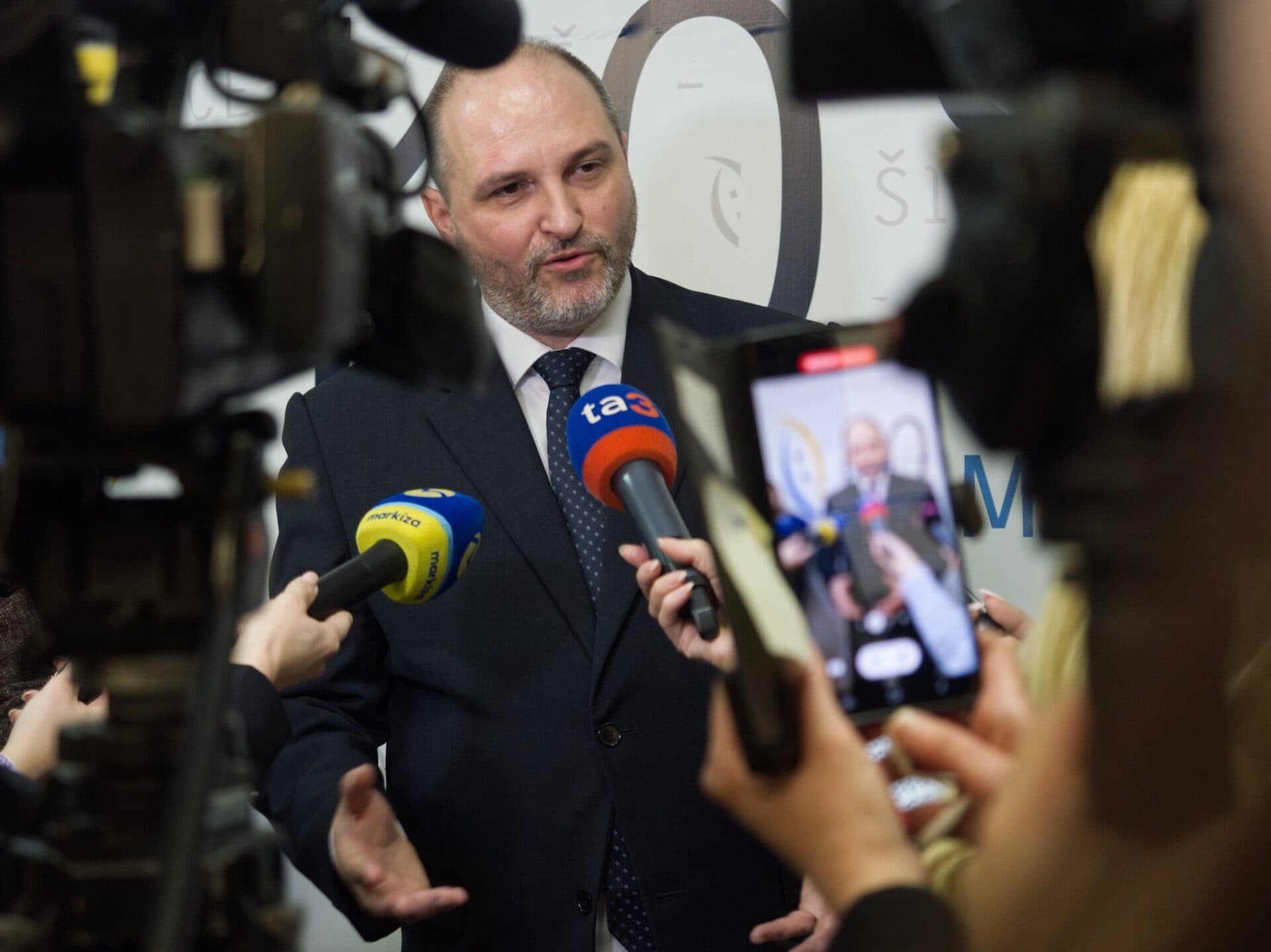 PROKURATÚRA ROZHODLA, Polaček žiadny zákon neporušil