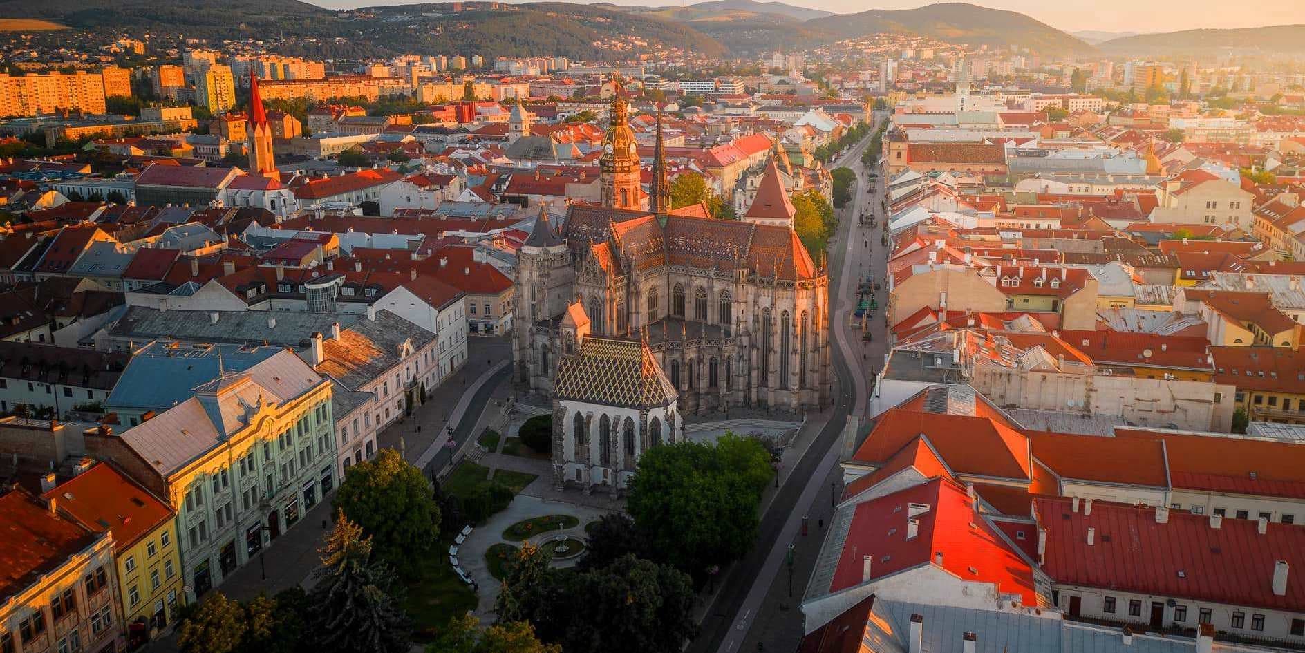 Čitatelia, ROZHODLI STE! Košice by ste PREMENOVALI na Kaschau, Bazmeg city či Polačkovce