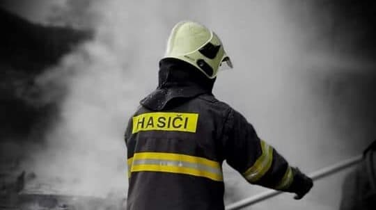 Hasiči zasahovali pri požiari vozidiel v Čani