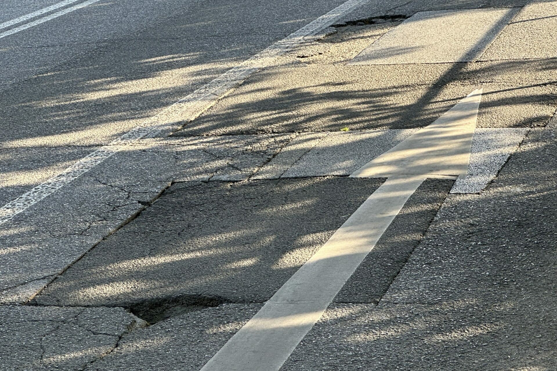 KOŠIČANIA vybrali NAJHORŠIE CESTY V MESTE. Tieto úseky sú podľa nich najviac rozbité!