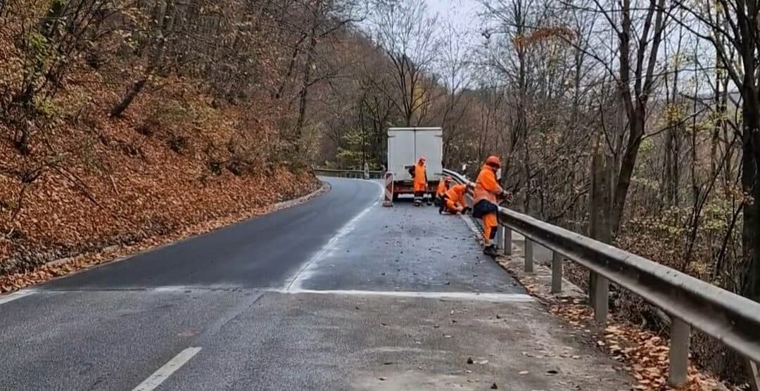 Cesta na Bankov je opäť prejazdná v oboch smeroch