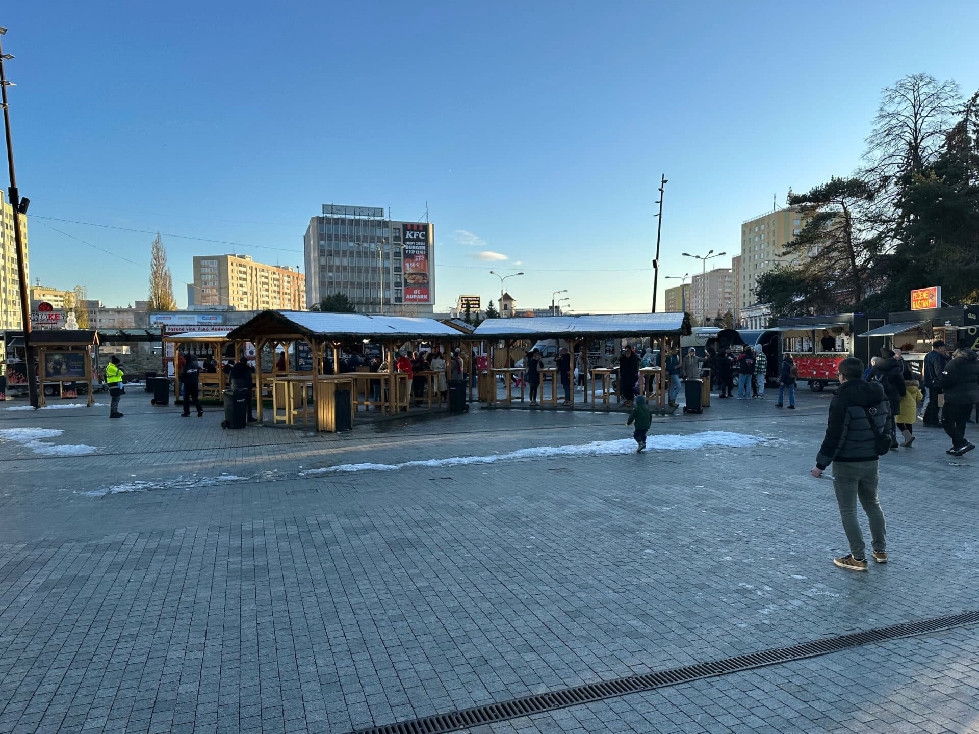 Vianočné food trucky pred Auparkom odštartujú sviatočnú sezónu
