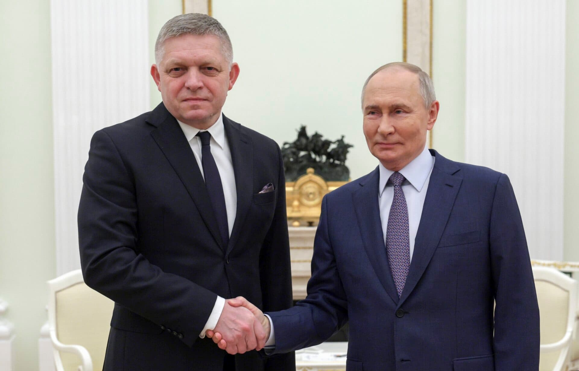Oslavy konca II. svetovej vojny v Moskve: Fico dostal pozvánku, Orbán nie
