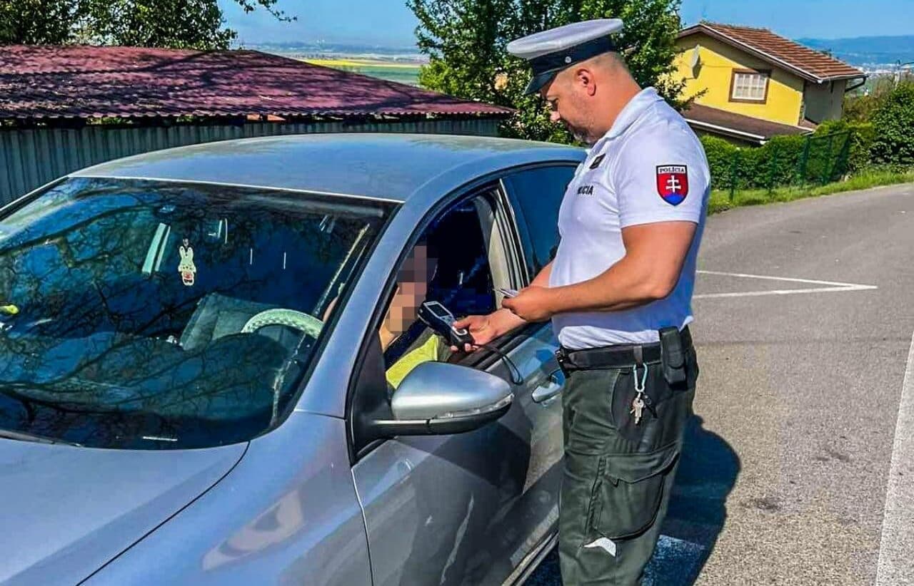 Policajti zadržali vodiča s takmer TROMI PROMILE a bez vodičského preukazu!