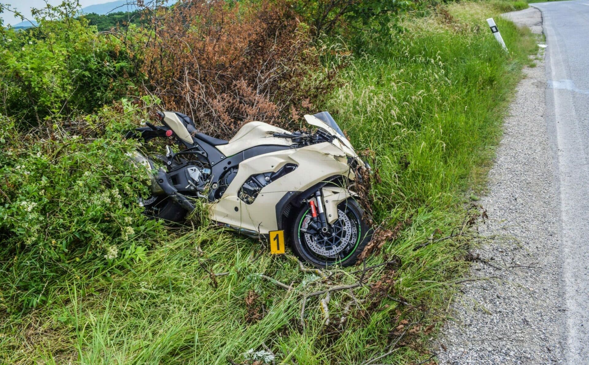 TAKMER DVE PROMILE! Opitý motorkár havaroval pri Košiciach