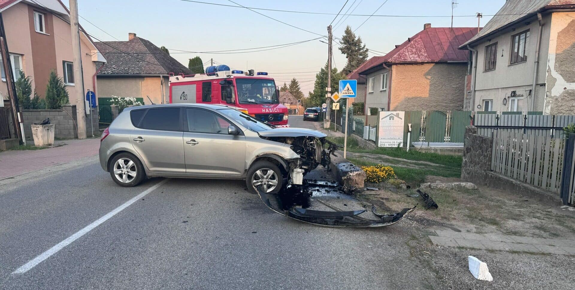 Hasiči z Čane zasahovali pri rannej nehode v Ždani