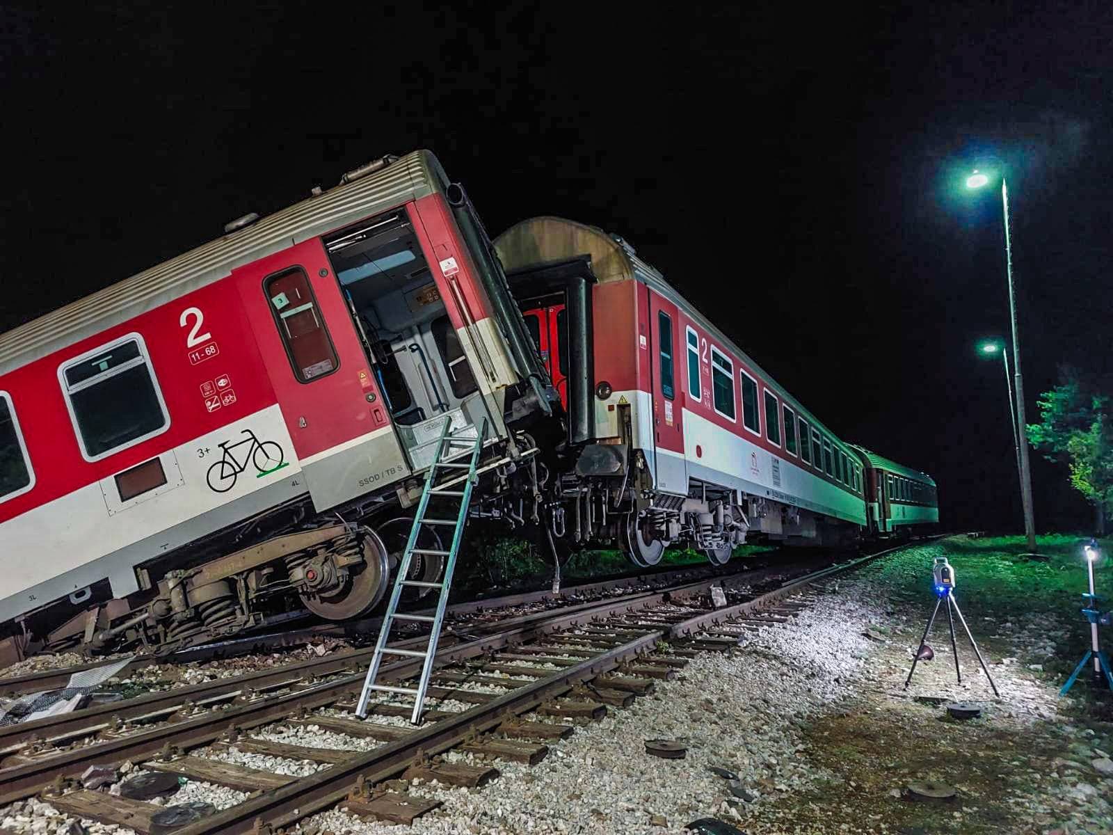 Fotografia k súvisiacemu článku Za nehodou pri Jablonove nad Turňou stálo pochybenie vodiča, podľa ministra mal zapnutý YouTube