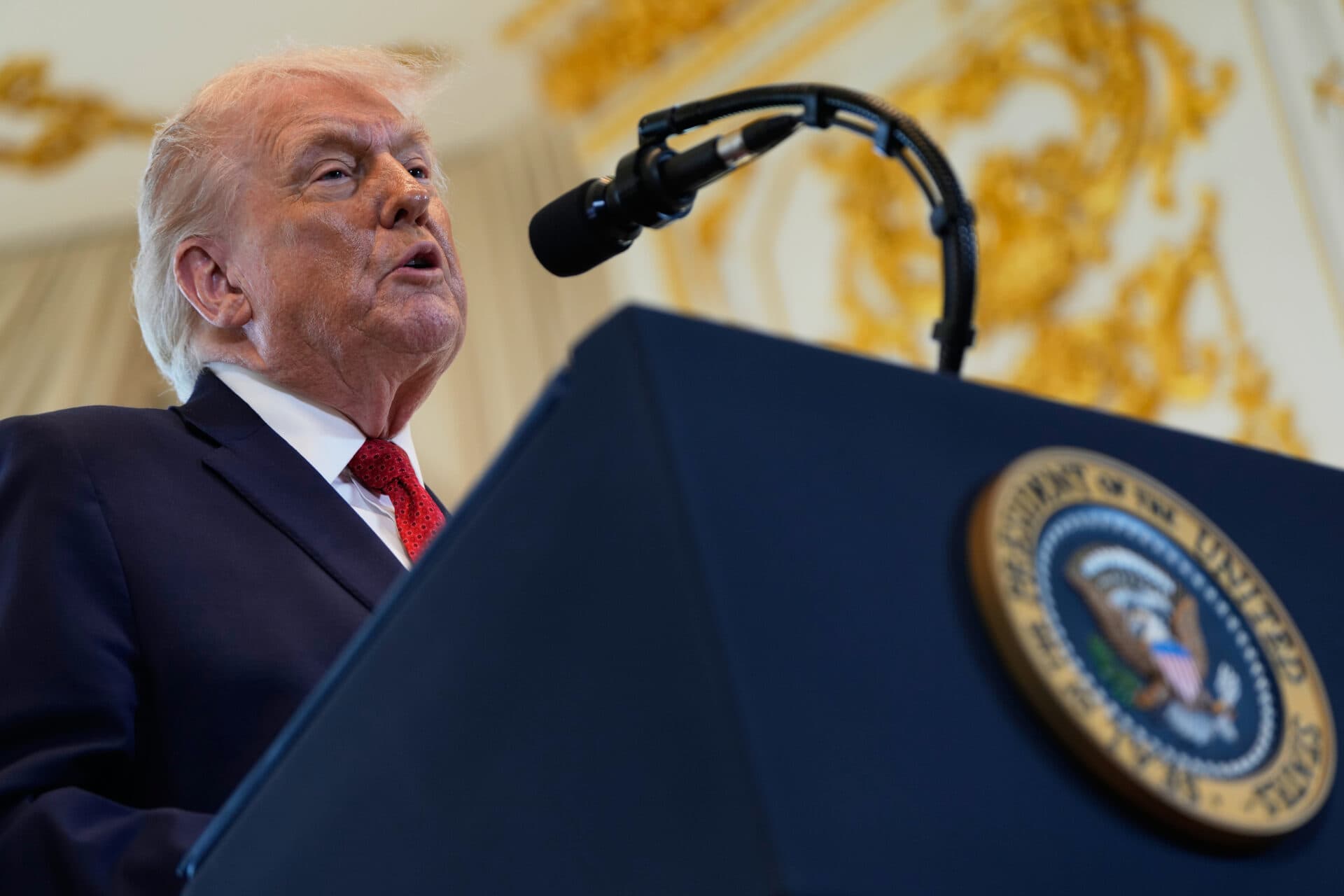 Trump od februára uvalí clá na dovoz z európskych štátov, ktoré odmietajú predaj Grónska