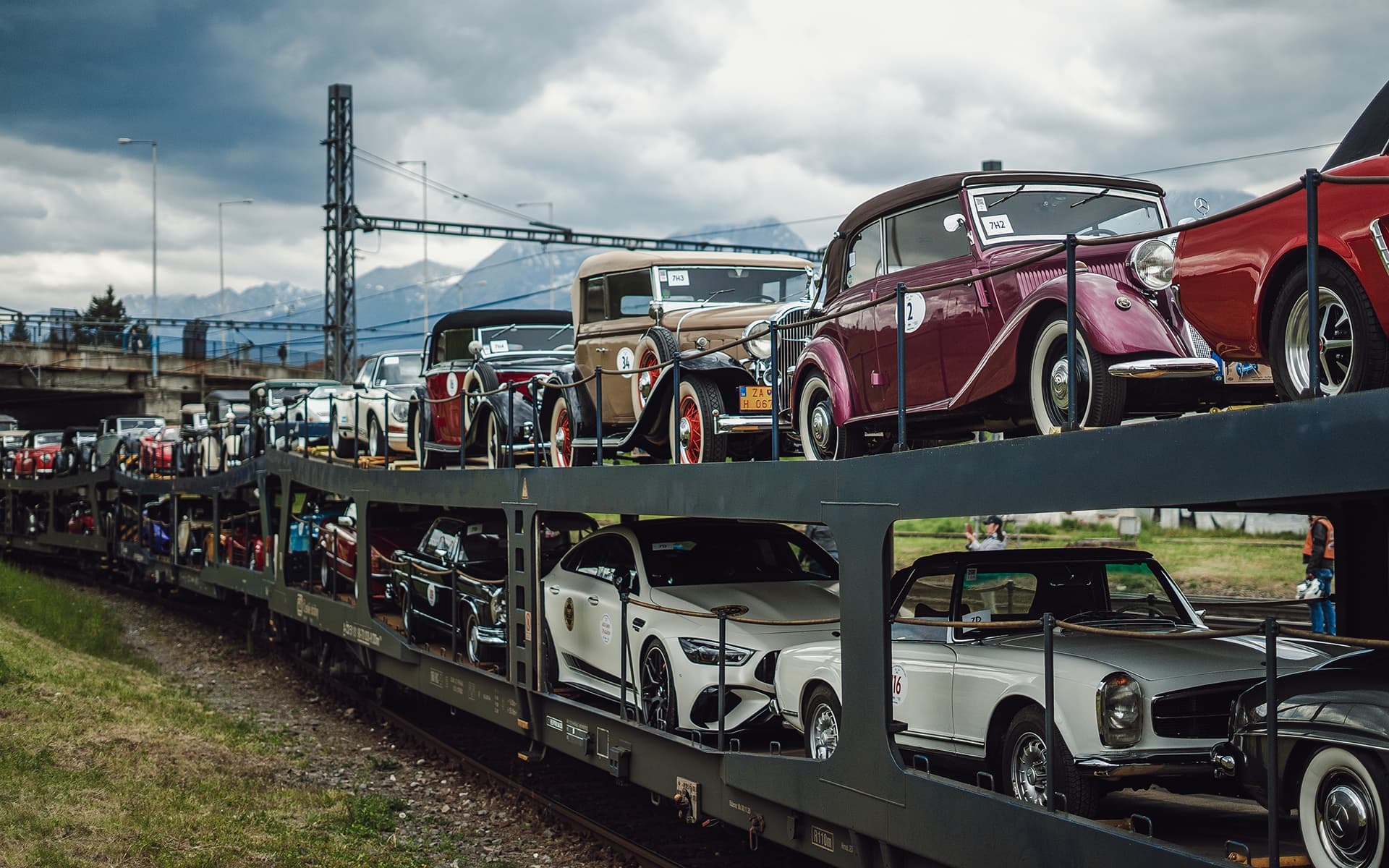 Fotografia k súvisiacemu článku ZSSK vypraví unikátny autovlak. Historické klenoty rely 500km SLOVENSKÝCH poputujú naprieč Slovenskom