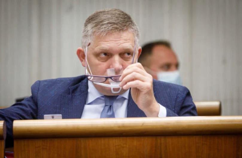 Poslanci by mali pokračovať v rokovaní o vydaní Roberta Fica na väzobné stíhanie