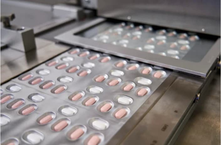 Tento týždeň prišlo na Slovensko prvých 4 200 balení lieku Paxlovid na liečbu koronavírusu