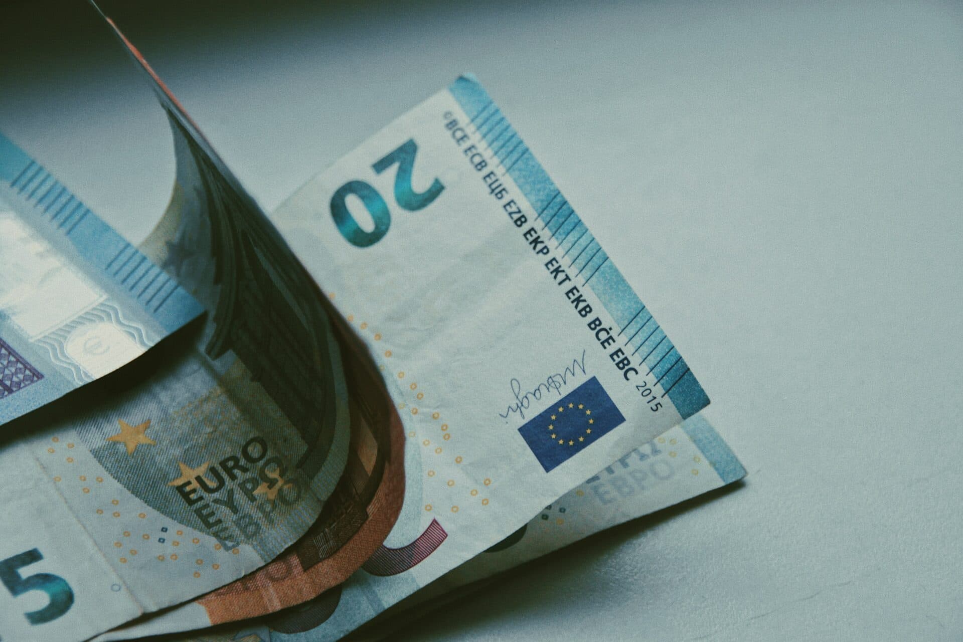 Poslanci za hnutie Sme rodina navrhujú zvýšiť prídavok na dieťa na 50 eur