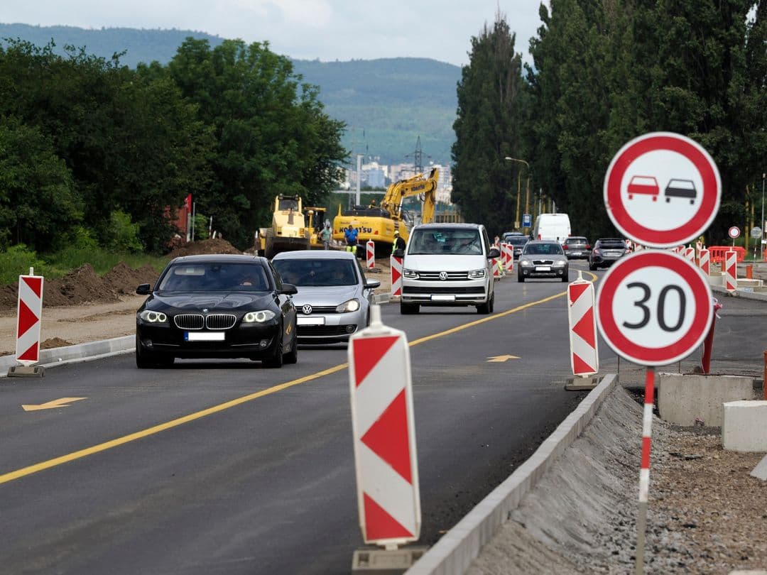 Počas víkendu bude na Slaneckej presmerovaná doprava