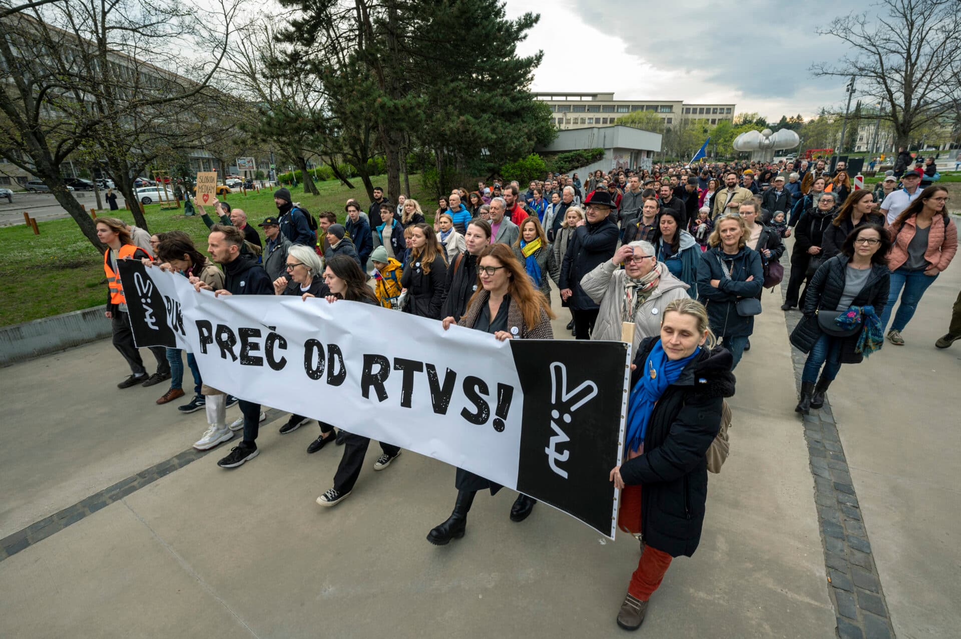 Štafetový protest za kultúru si v Košiciach uctil obete policajnej brutality