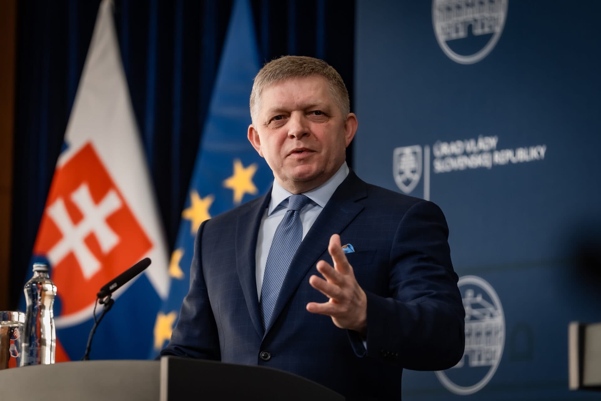 FICO: Ukrajine nepošleme ani cent na ich zbrane