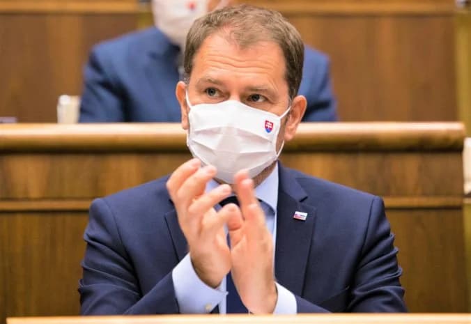 Politici majú obrovský vplyv na mieru zaočkovanosti, tvrdí zdravotnícky analytik