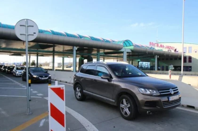 Všetky hraničné priechody na Slovensku sú aktuálne otvorené