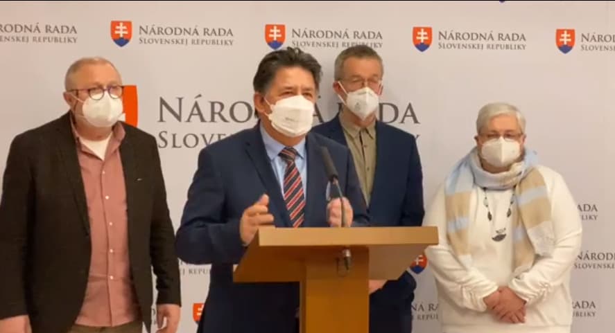 Zálohovanie fliaš sa stáva realitou. TIETO envirozákony schválili poslanci