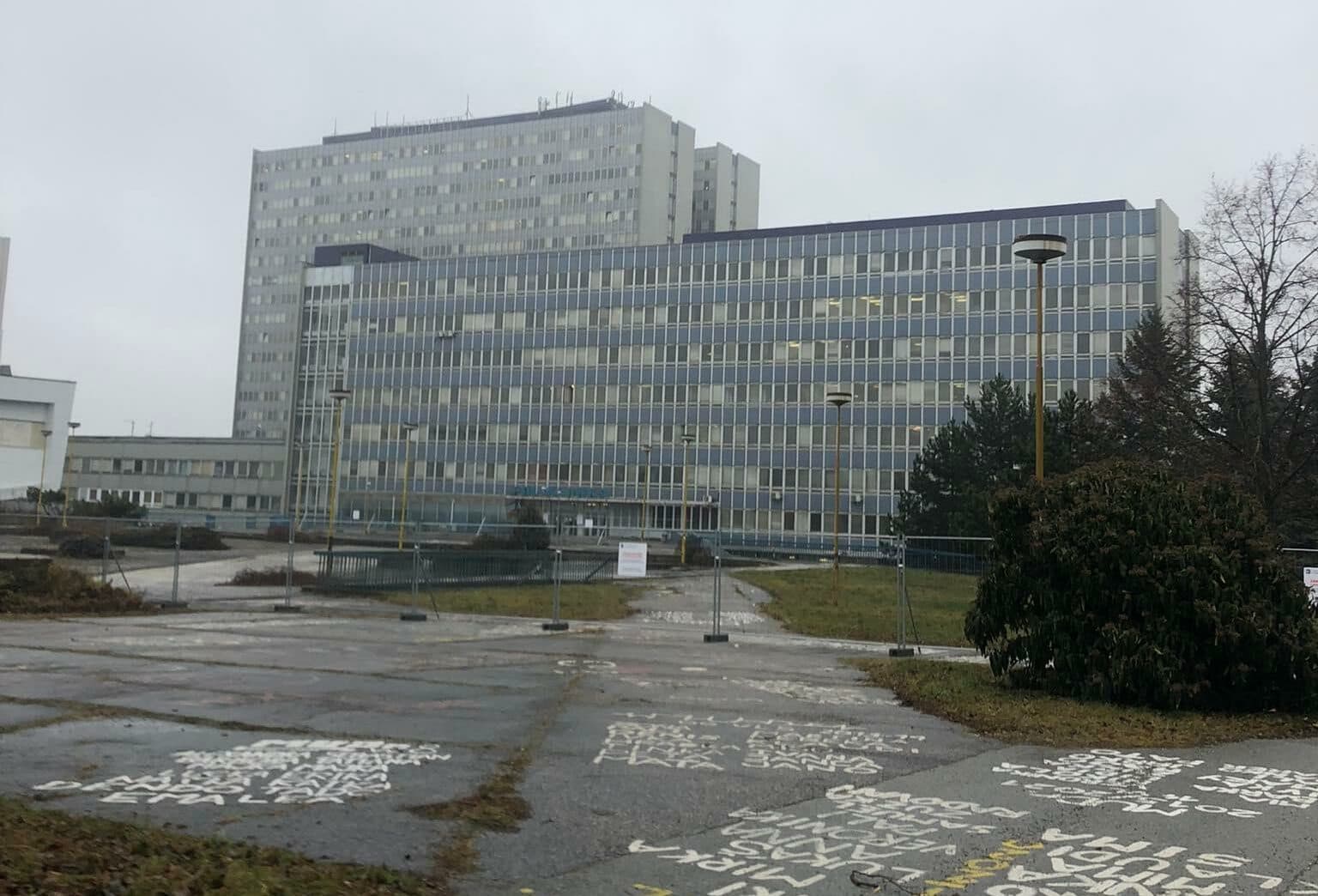Takmer 70% covidových lôžok je stále obsadených. Situácia s prijímaním pacientov utečencov z Ukrajiny je pokojná