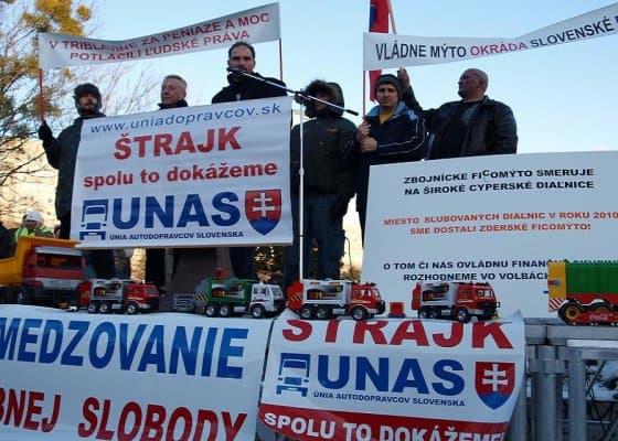 Nespokojní autodopravcovia opäť hrozia protestami, žiadajú opatrenia na zníženie cien pohonných hmôt