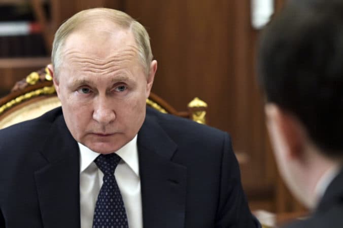 Ak príde Putin na Slovensko, polícia ho bude musieť zatknúť