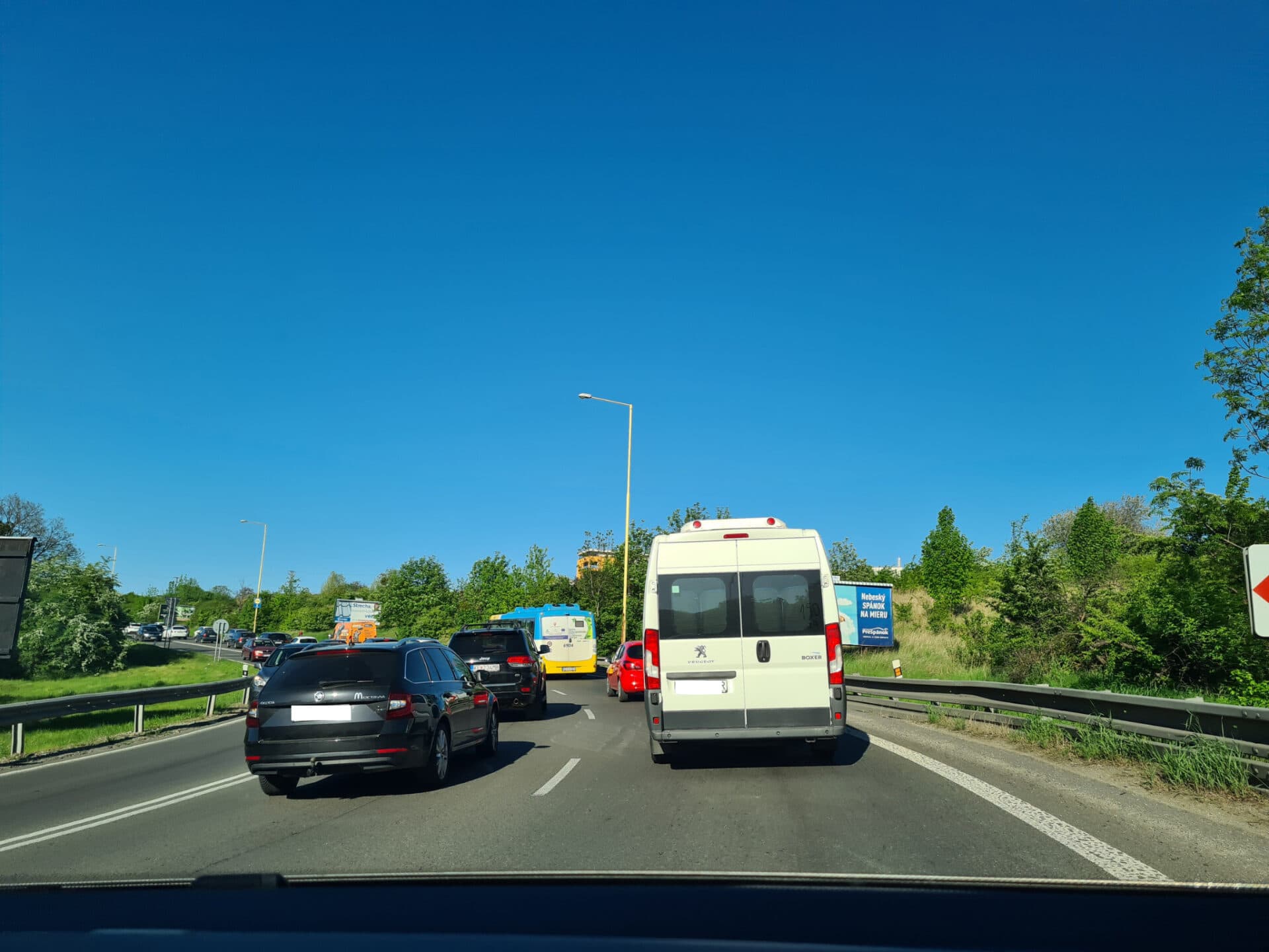 AKTUÁLNE: Nehoda na Prešovskej ceste. Kolóny sa tvoria aj na Sečovskej