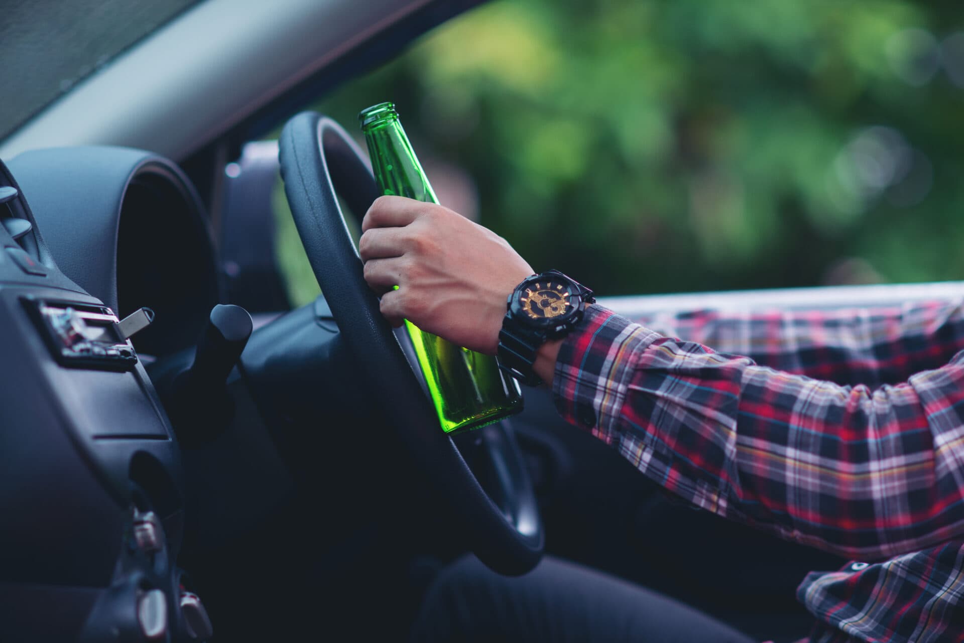 Policajti prichytili štyroch vodičov pod vplyvom alkoholu, dvaja nafúkali viac ako dve promile