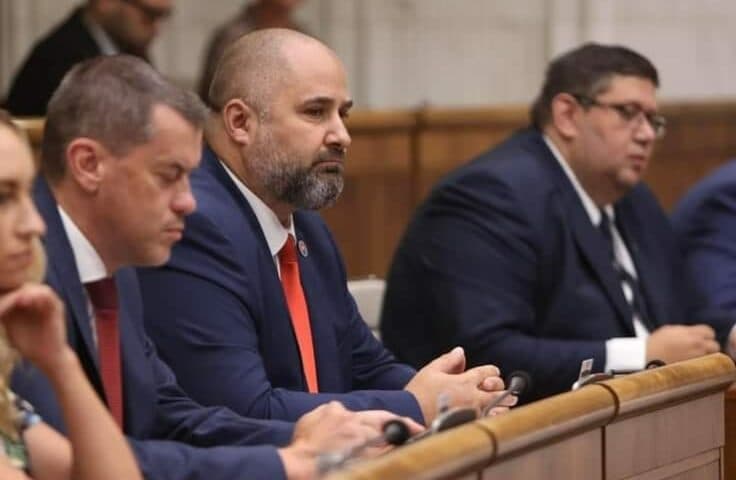 Školy a nemocnice by sa mali riadiť potravinovým semaforom, navrhuje Linhart