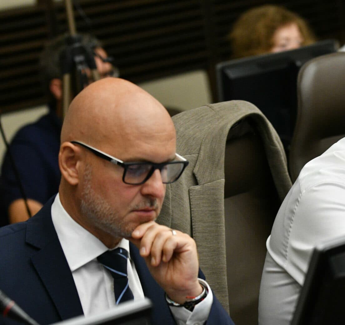 Zatvárať školy pre úsporu energií by znamenalo úplné zlyhanie štátu, vyjadril sa Gröhling