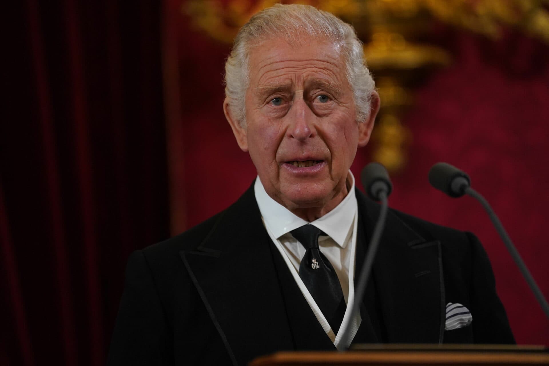 Karola III. oficiálne vyhlásili za nového britského kráľa (FOTO)
