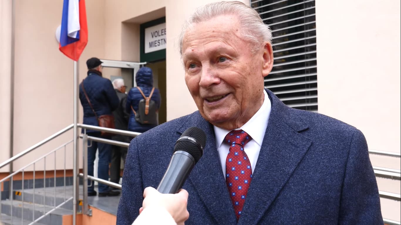 Rudolf Schuster sa v knihe chystá odhaľovať pozadie politiky