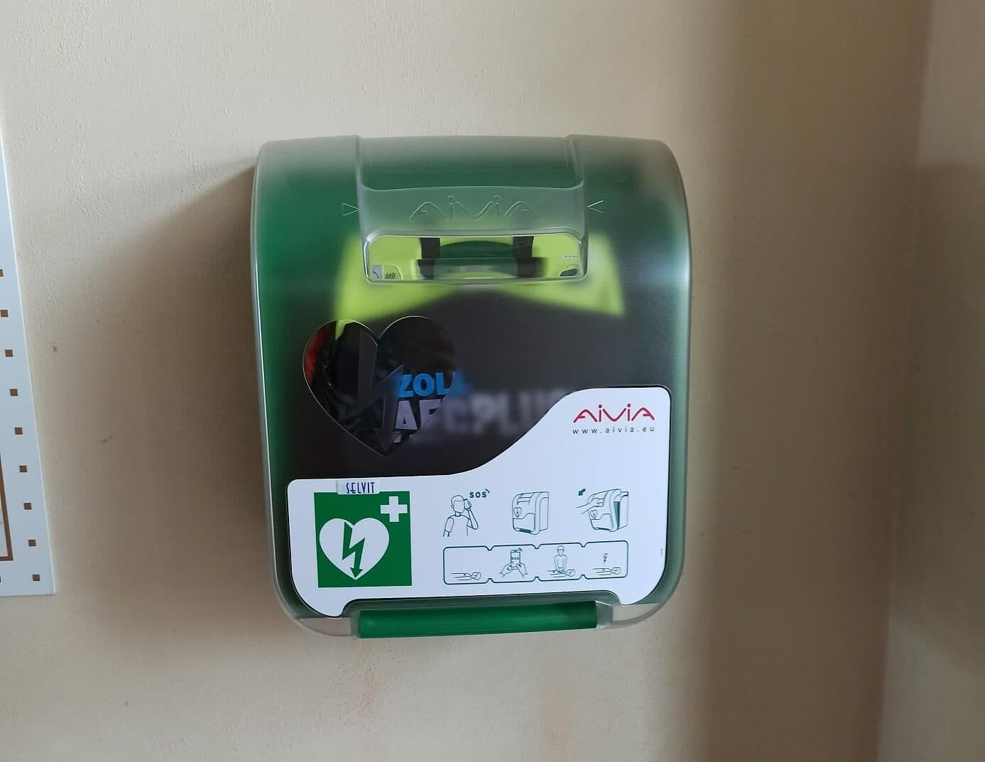 Dopravný podnik zakúpil tri defibrilátory