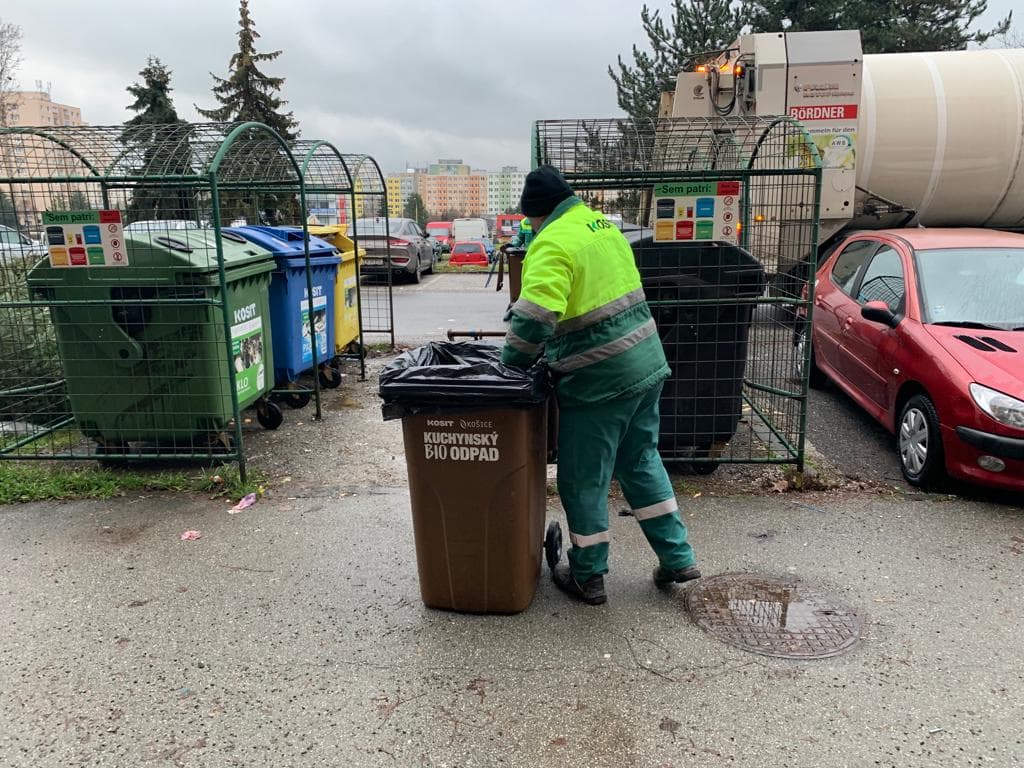 Do zberu kuchynského odpadu sa už zapojili všetky samosprávy