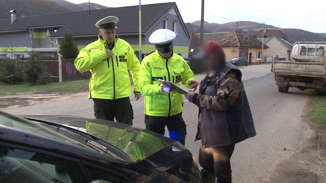 Vodiči nafúkali takmer 2,5 promile. Jedného z nich prezradili nekoordinované pohyby