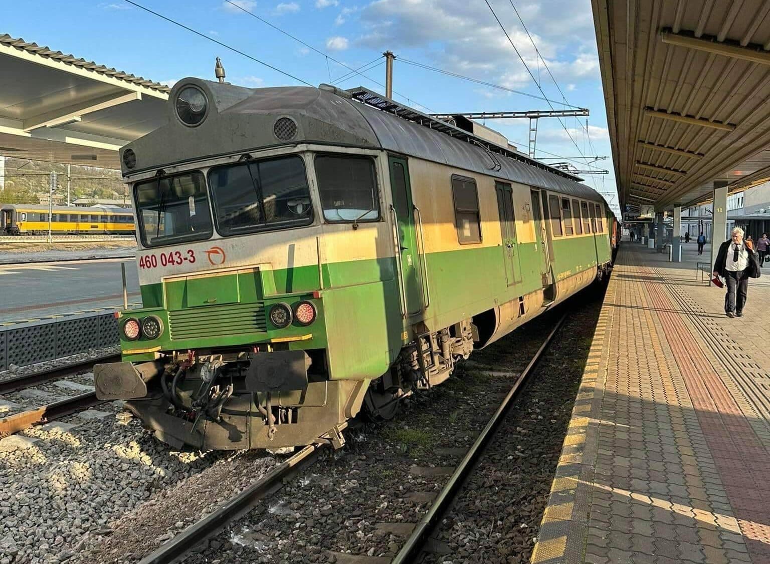 V Košiciach sa vykoľajil vlak, doprava je obmedzená (FOTO)