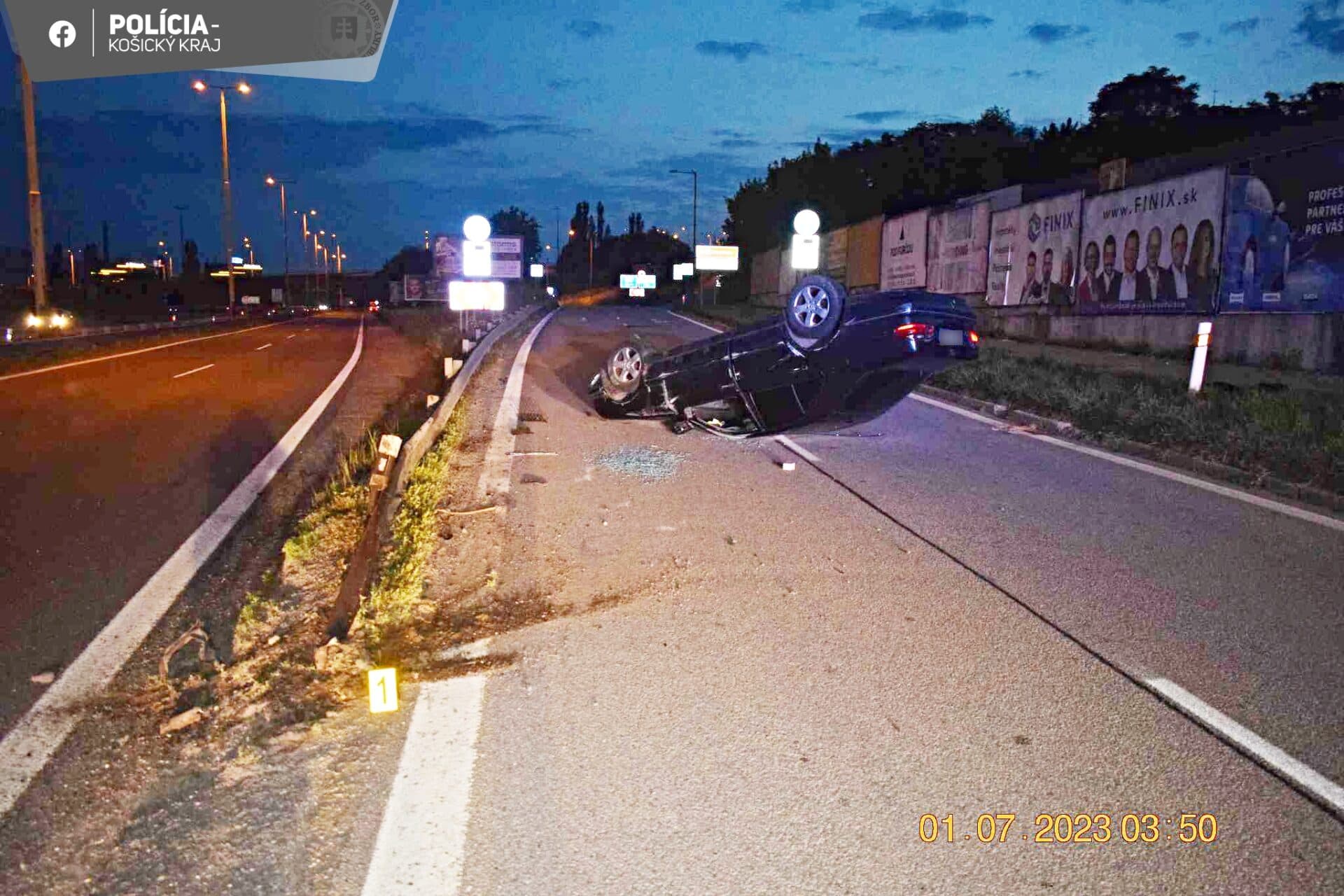 Nezodpovedný vodič v Košiciach po nehode ušiel. Polícia prosí verejnosť o pomoc (FOTO)
