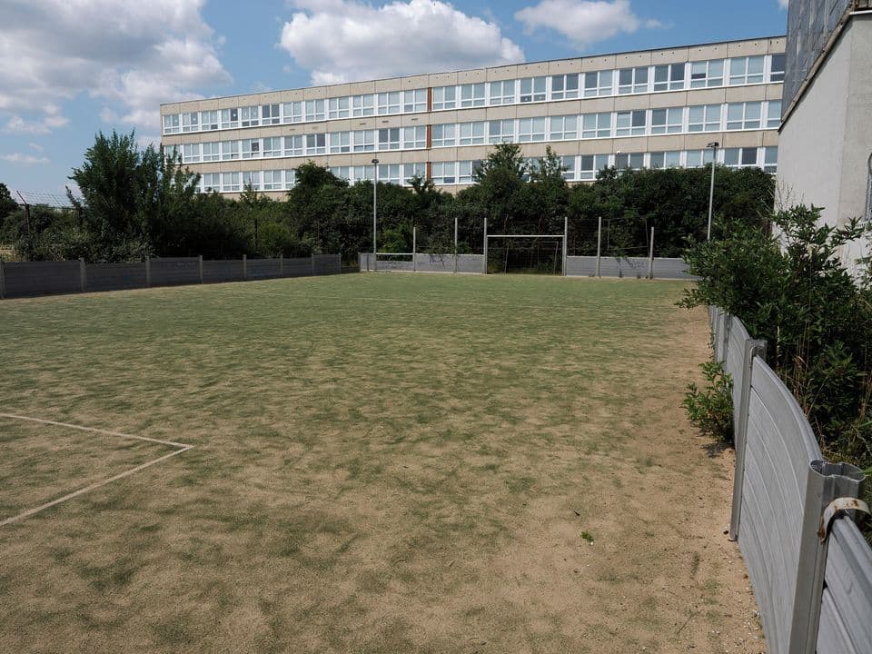 Na ZŠ Starozagorská zmodernizujú športovisko pre žiakov aj pre širokú verejnosť (FOTO)