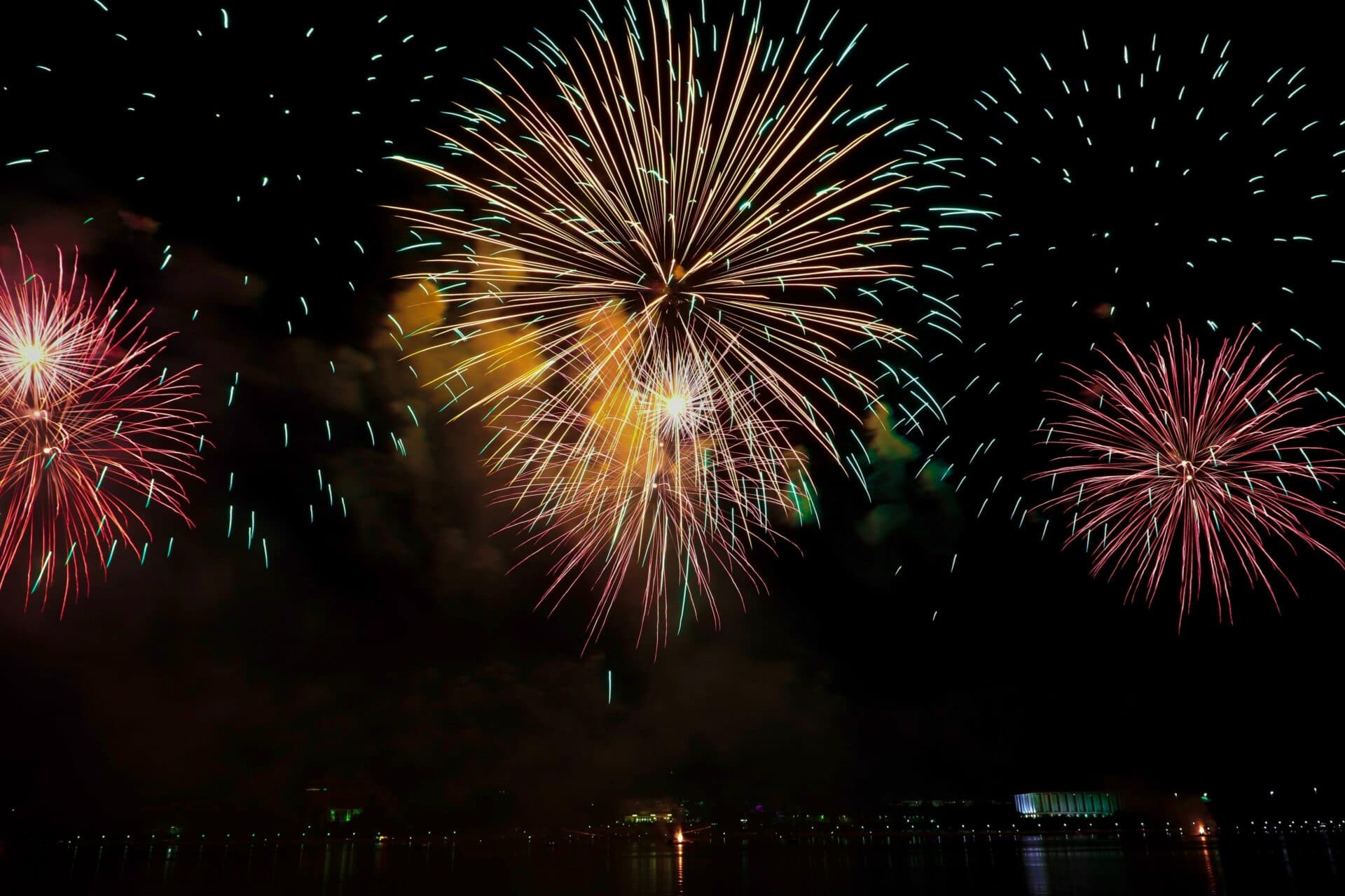 Amatérske CHYBY pri používaní pyrotechniky