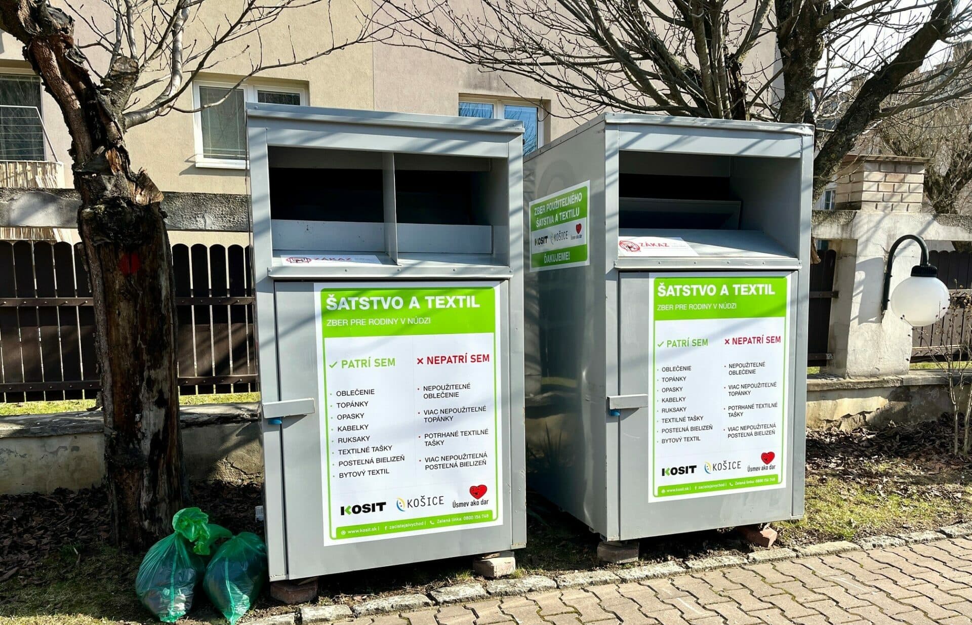Unikátny koncept zberu šatstva v Košiciach pomôže rodinám v núdzi